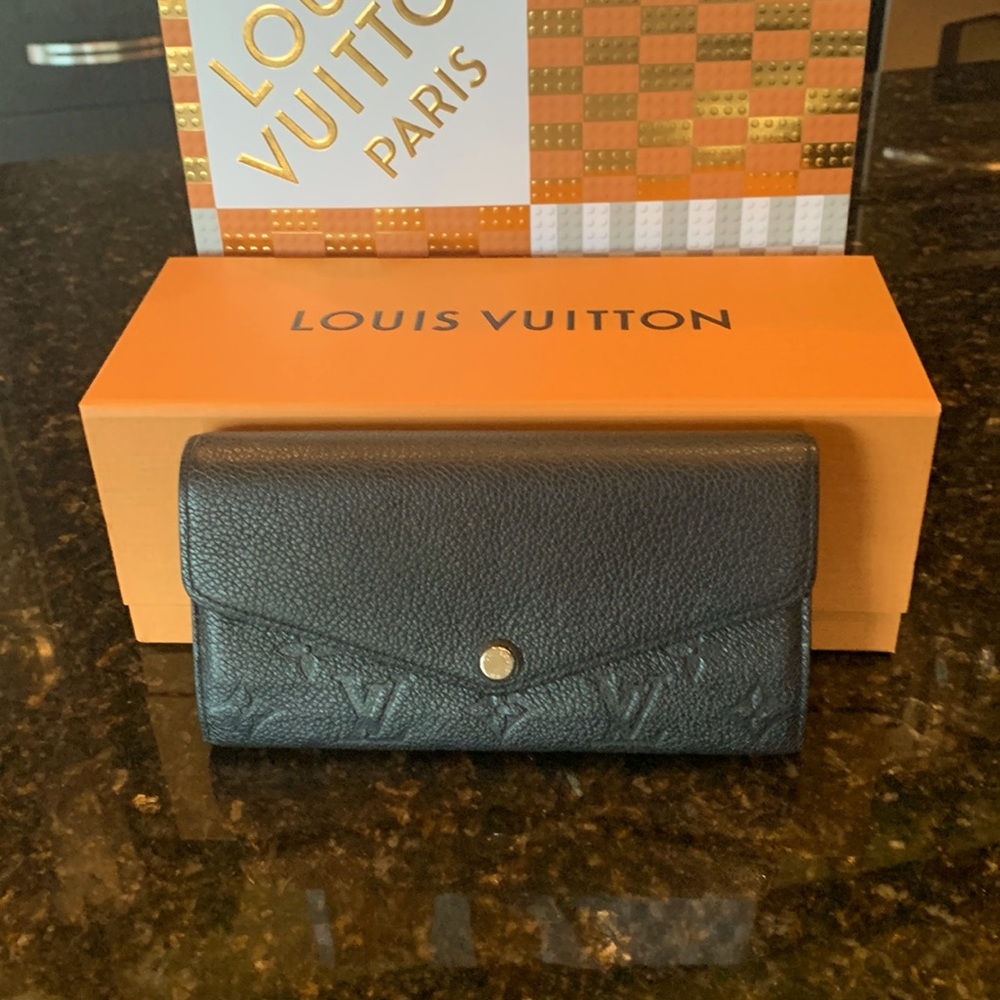 🛑 SOLD Louis Vuitton Empreinte Sarah Wallet